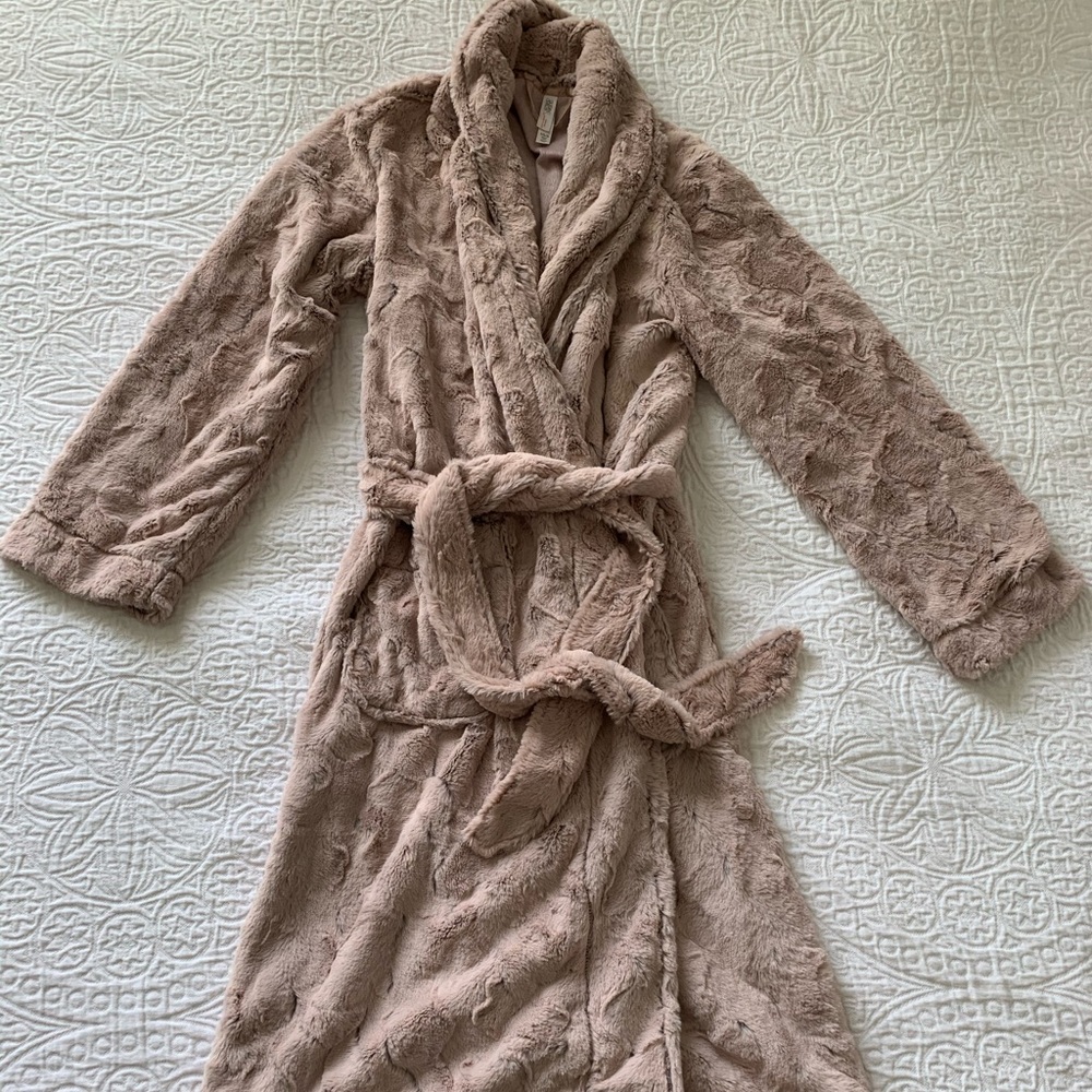 Gilligan & O’Malley SOFTEST Robe Ever!